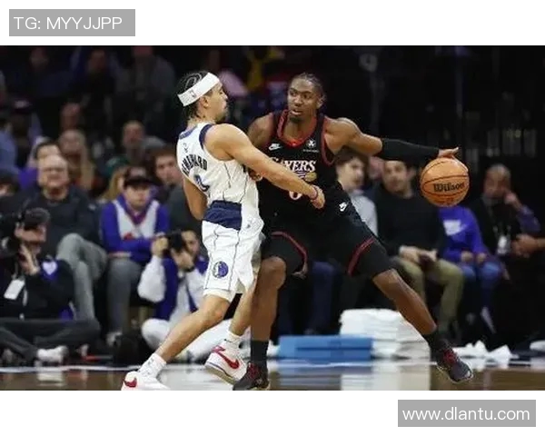 半场结束独行侠VS76人 比分62-68 76人领先